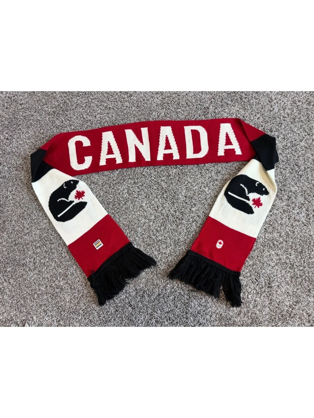 Hudson’s Bay Team Canada Olympic Fan Apparel Fringe Knit Scarf